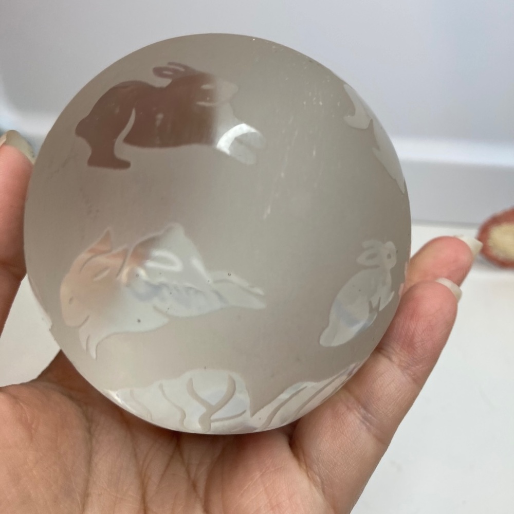 1993 Arthur Court Etched Frosted Glass Bunny Rabbit Paperweight